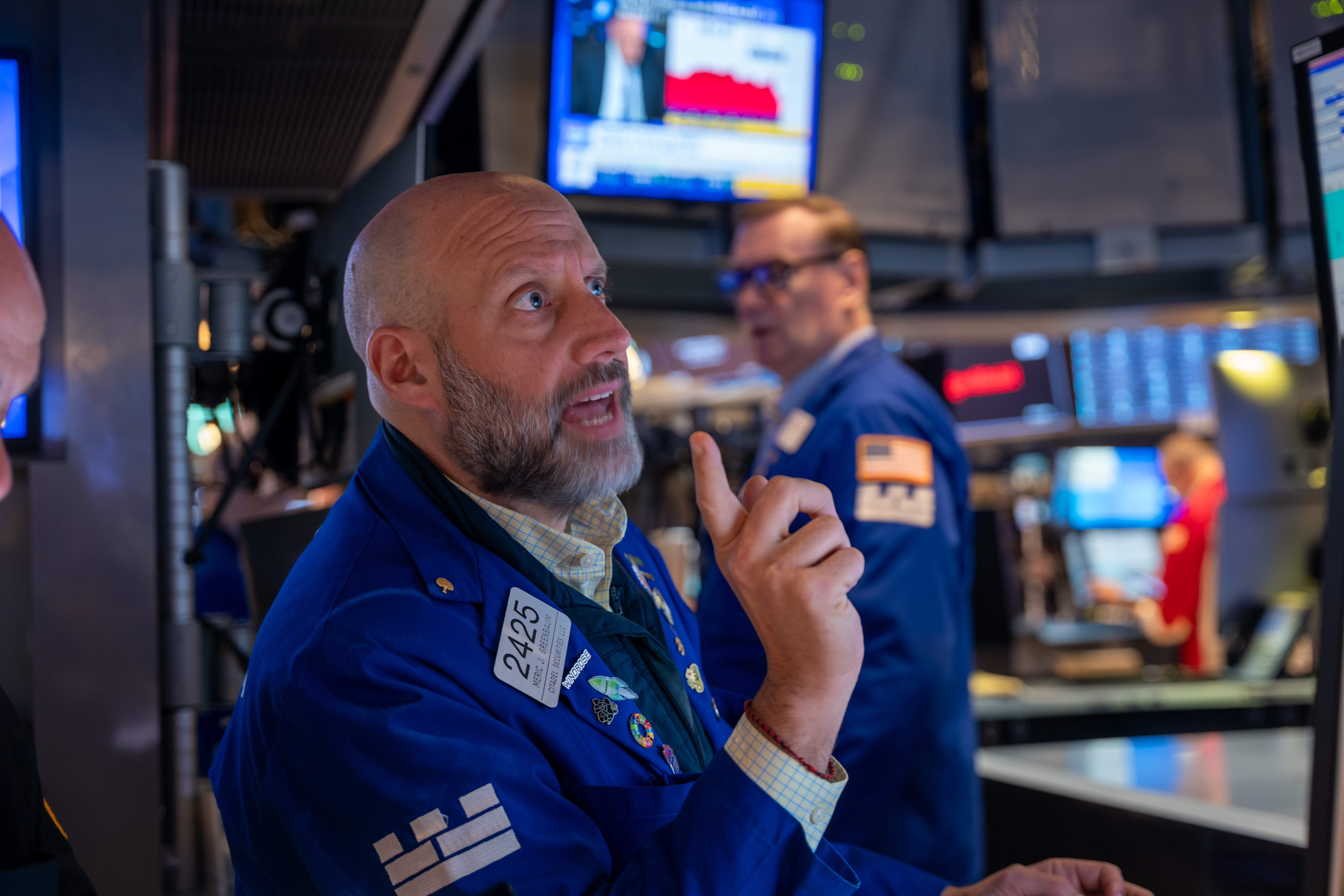 US stocks climb to the brink of a record